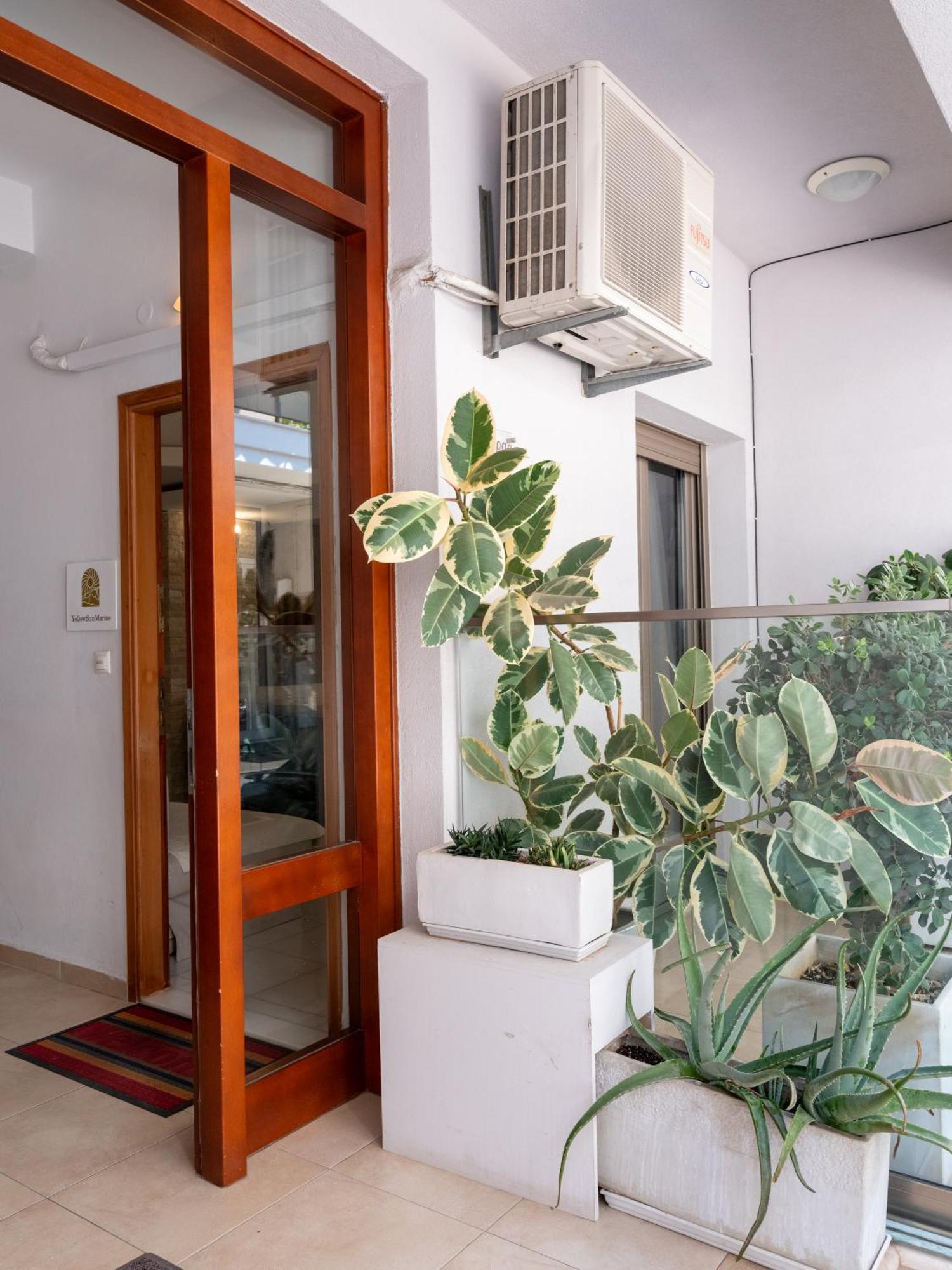 Apartment Yellow Sun Marine Iraklio